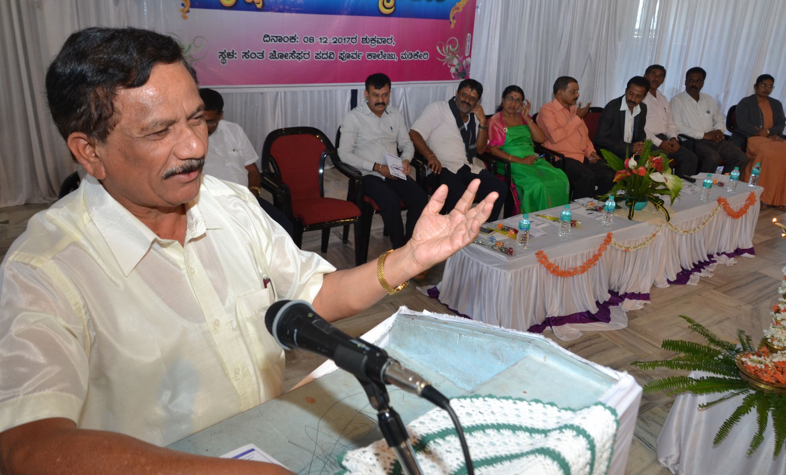 ಶೈಕ್ಷಣಿಕ ಪ್ರಗತಿಯಿಂದ ಅಪಾರ ಸಾಧನೆ ಸಾಧ್ಯ : ಶಾಸಕ ಕೆ.ಜಿ.ಬೋಪಯ್ಯ ಅಭಿಪ್ರಾಯ